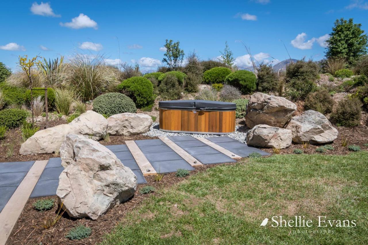 Night Sky Cottage - Kahu Cottage - Hot Tub Twizel Eksteriør billede